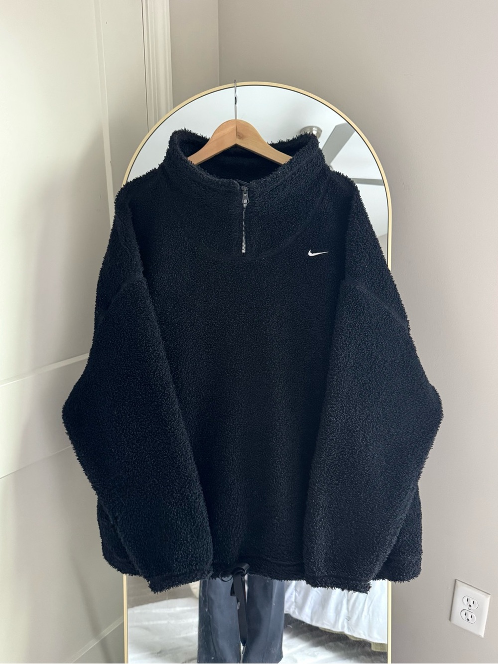 Nike Therma-Fit Oversized Terry Pullover in Black